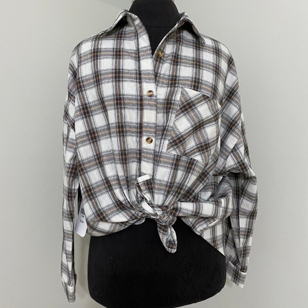 NWT Plaid Oversized Flannel Button Up Shirt